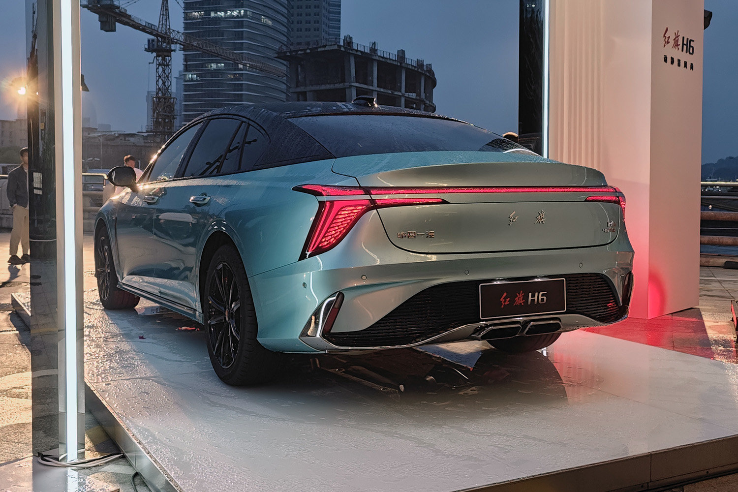 一汽紅旗H6推出四款車型，預售價19.48-24.18萬元