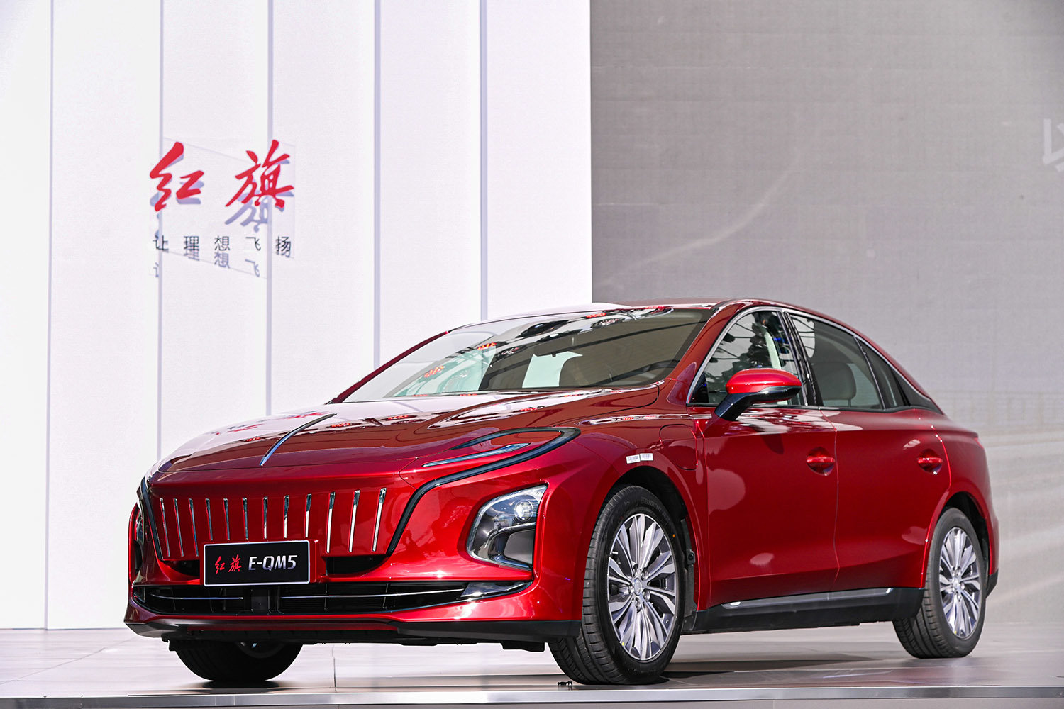 紅旗E-QM5 560KM PLUS正式上市，售價19.98萬元